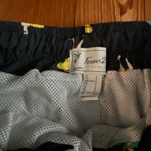Men’s Forever 21 Swimsuit -Size Small - Picture 2 of 3
